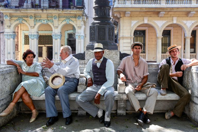 Cubaner in einer Drehpause, Havanna, Cuba.jpg